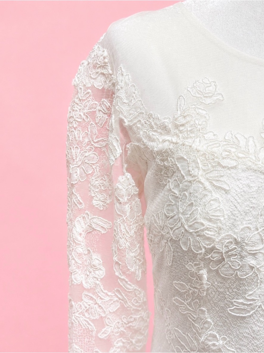 Elegant DaVinci Ivory Lace Bridal Gown with Three-Quarter Sleeves - Picture 7 of 12